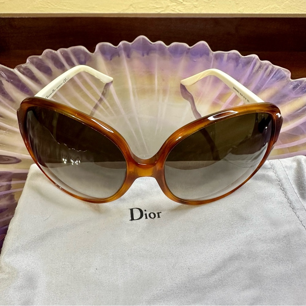 Authentic Christian Dior Model 1 Sunglasses - Picture 3 of 10